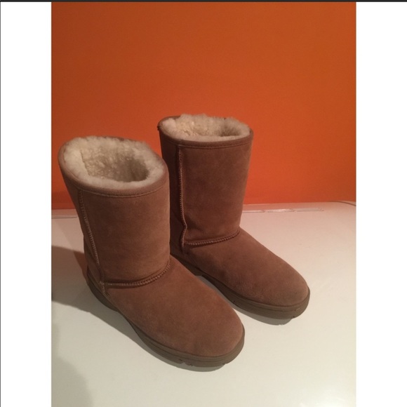 Lamo Womens Size 6 Rugged Sole boot. - Picture 2 of 5